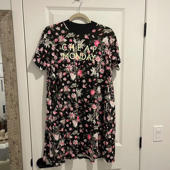 NWT Cheap Monday High Neck T-Shirt Dress - Picture 2 of 4
